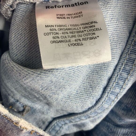 Reformation Jeans Size 24 High Rise Light Wash Mom Jeans Distressed Below Knee B - Picture 8 of 9
